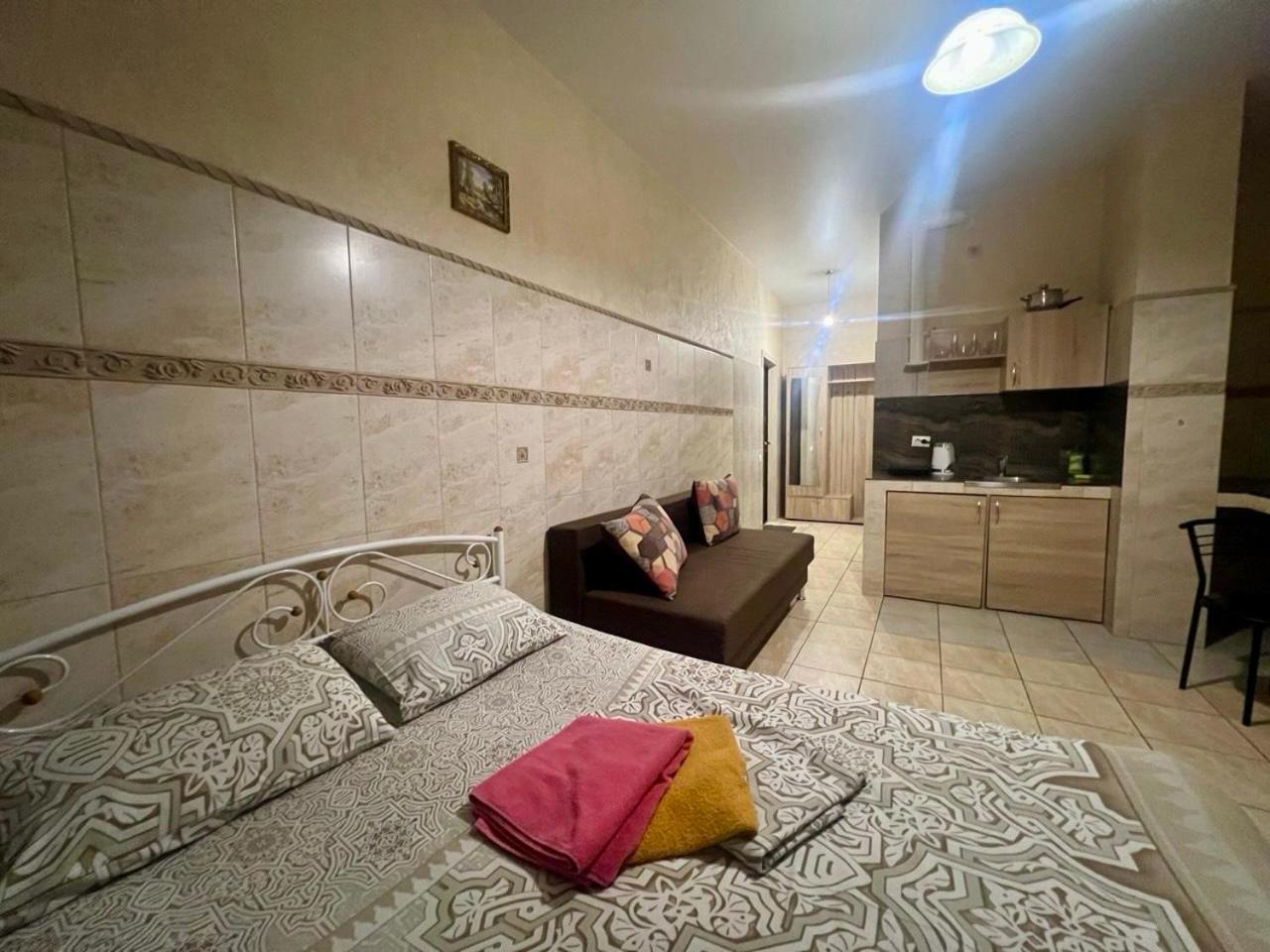 Studio Apartment Metro Pechersk เคียฟ ภายนอก รูปภาพ